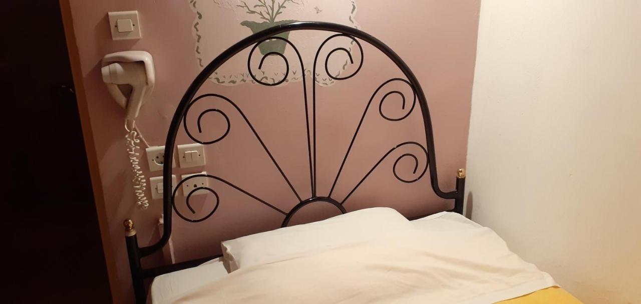 Pame Pantheos Hotel Kamena Vourla Luaran gambar
